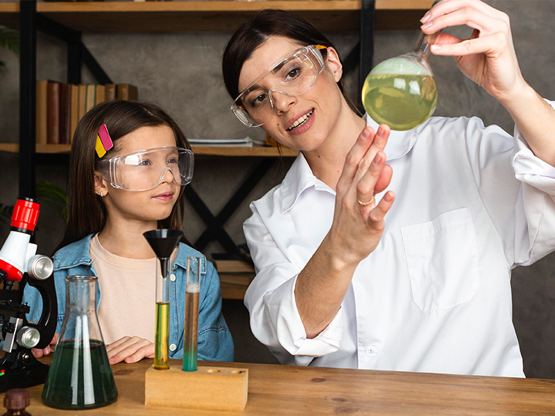 La brecha de género en estudios STEM: por qué y cómo superarla